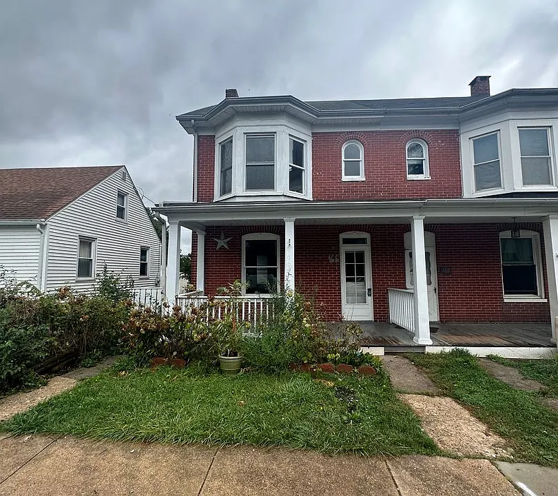 166 N 3rd St