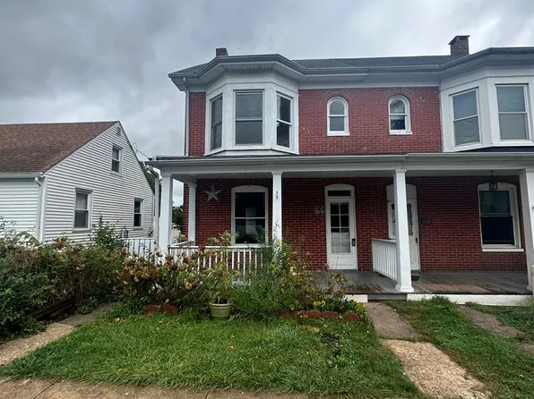 166 N 3rd St, Mount Wolf, PA 17347