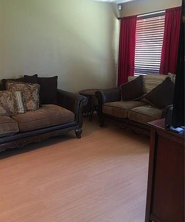 2nd image of 1912 Greenbrook Dr