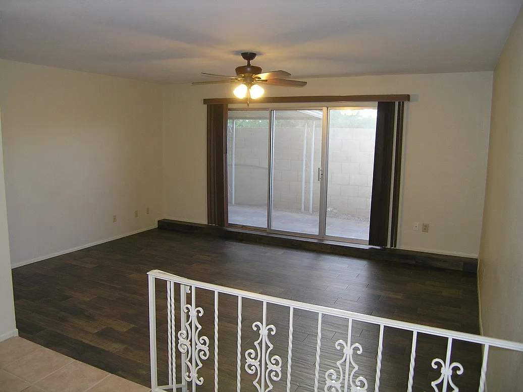 2 bed, 1127 sqft, $2,049 — Photo 3
