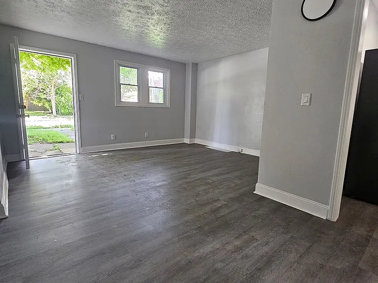 14201 Westropp Ave — Photo 5
