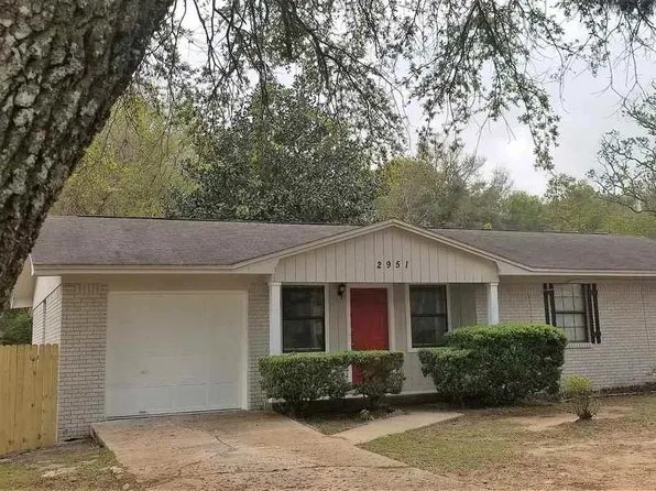 2951 Junction Dr, Cantonment, FL 32533
