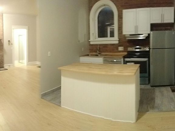 5th image of 3233 Vine St #1