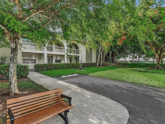 3rd image of 1212 Bahama Bnd APT G1
