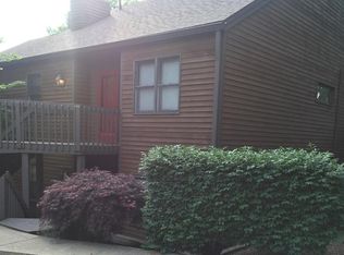 208 Clubside Dr NW, New Philadelphia, OH
