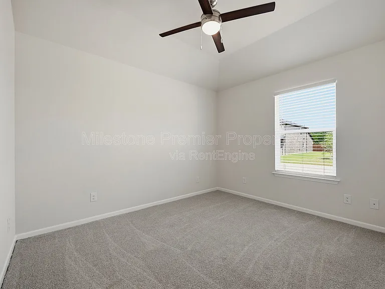 1819 Boxwood Dr — Photo 19