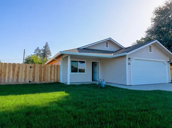 528 D St, Waterford, CA 95386