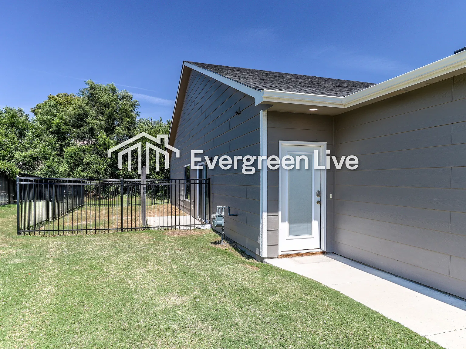 3 bed, 2.0 bath, 1200 sqft, $1,395 — Photo 3