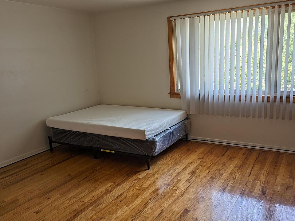 1st image of 228 Ash St