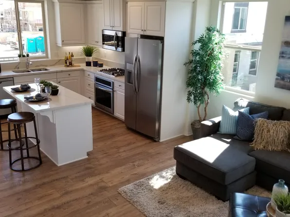 2409 Verano Way, Vista, CA 92081