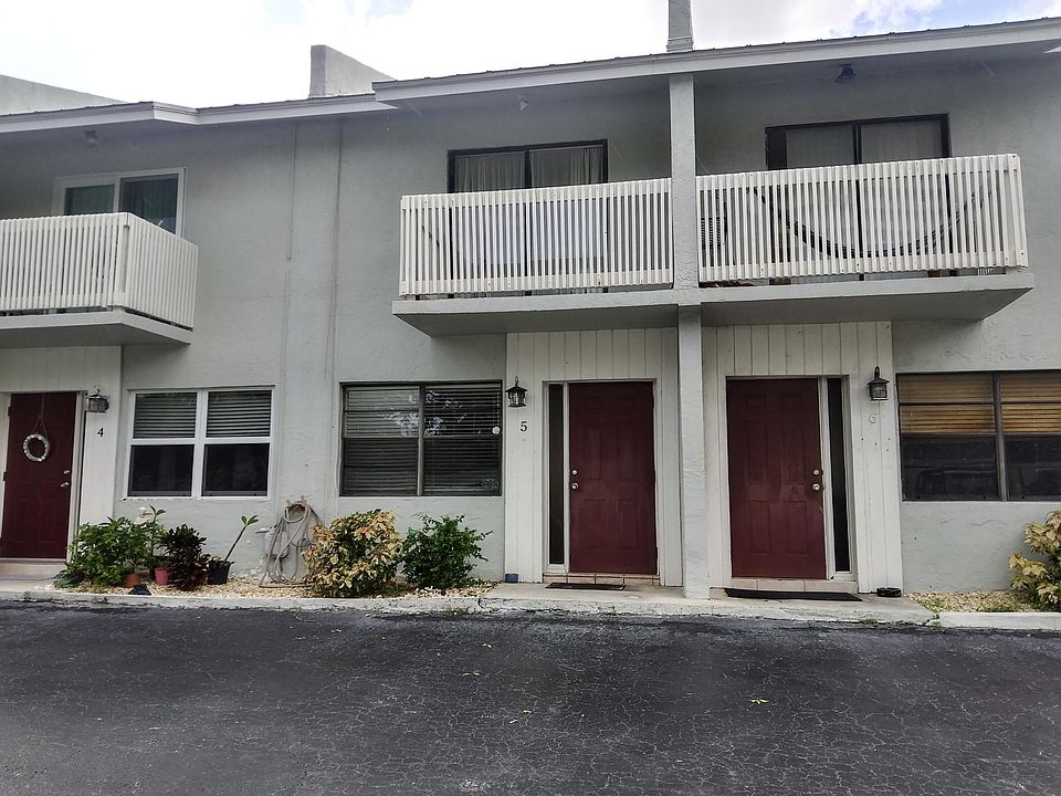 1st image of 1985 NE 3rd St APT 5