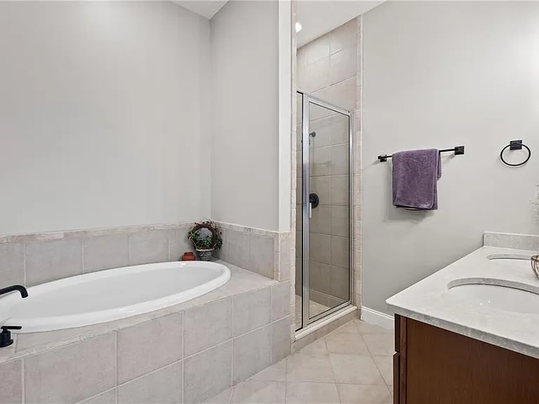 360 Chambers St #202 — Photo 13