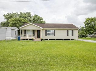 105 Sparrow Dr, Duson, LA 70529