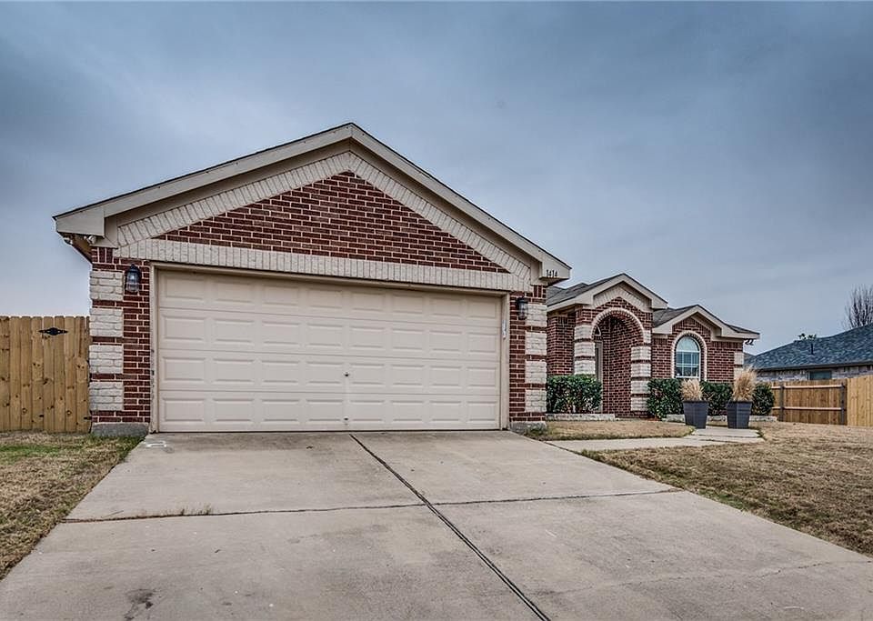 1st image of 1414 Whispering Oaks Dr