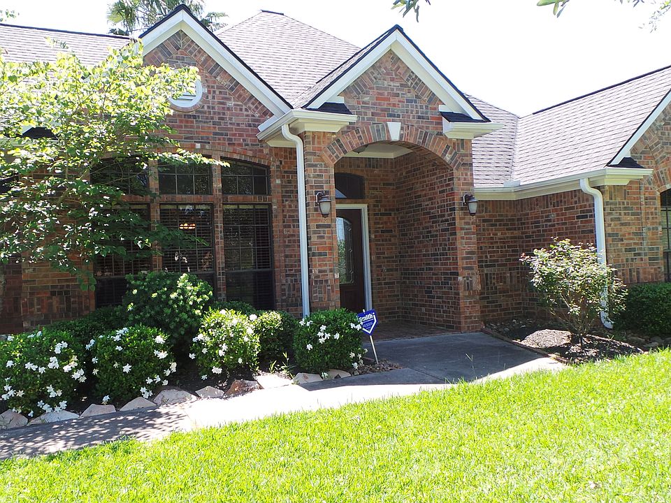1st image of 400 Heritage Oaks Dr