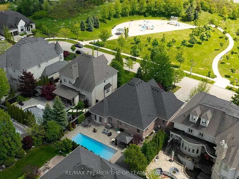 56 Park Ridge Dr #UPPER — Photo 37