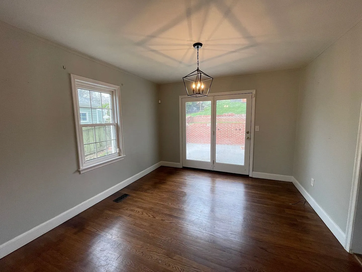 3 Bedroom / 1 Bath Home Kingsport TN — Photo 3