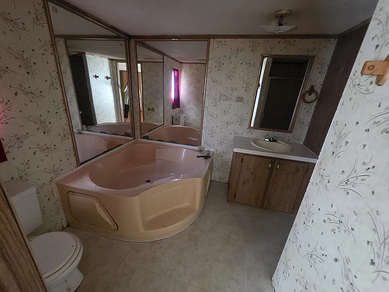 Oak Creek Estates MHC — Photo 30