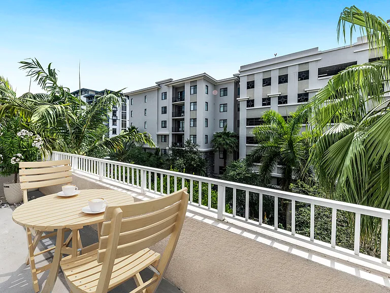 Aviah Flagler Village — Photo 235