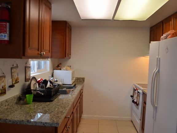 3rd image of 8 E Ponce De Leon Ave