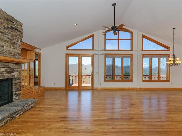 1st image of 15 Sourwood Dr
