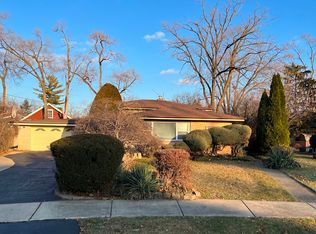 2242 Greenfield Dr, Glenview, IL 60025