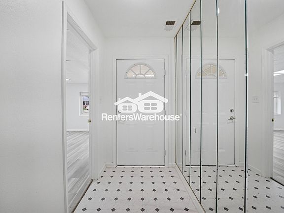 5th image of 3009 Knight Rd