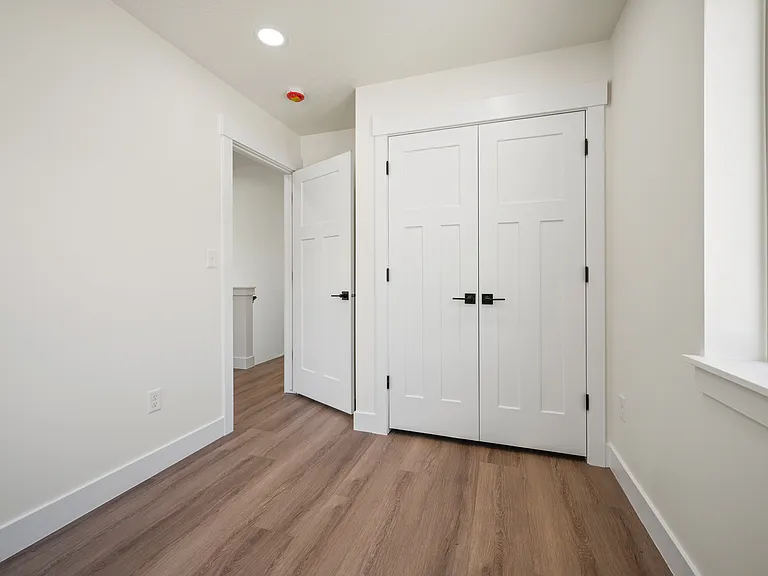 2233 Jefferson Ave #1 — Photo 3