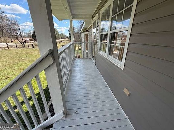 4th image of 425 Chubbtown Rd