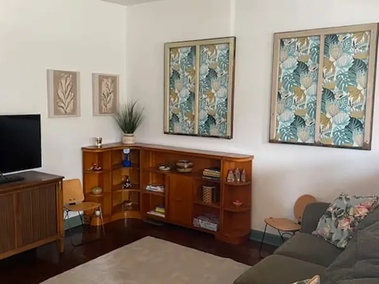 148 S Washington St — Photo 3