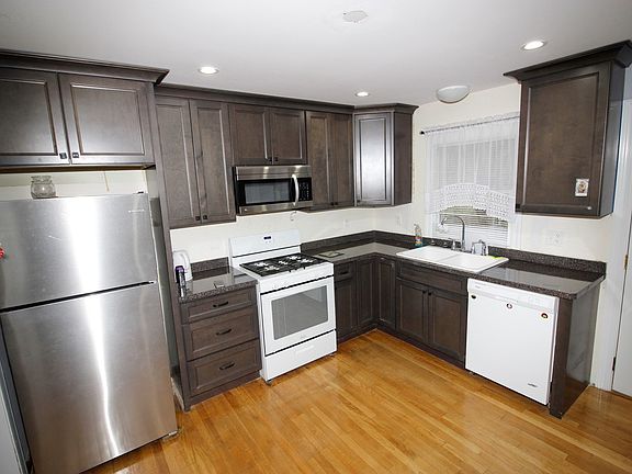 3rd image of 1314 Carlson Dr