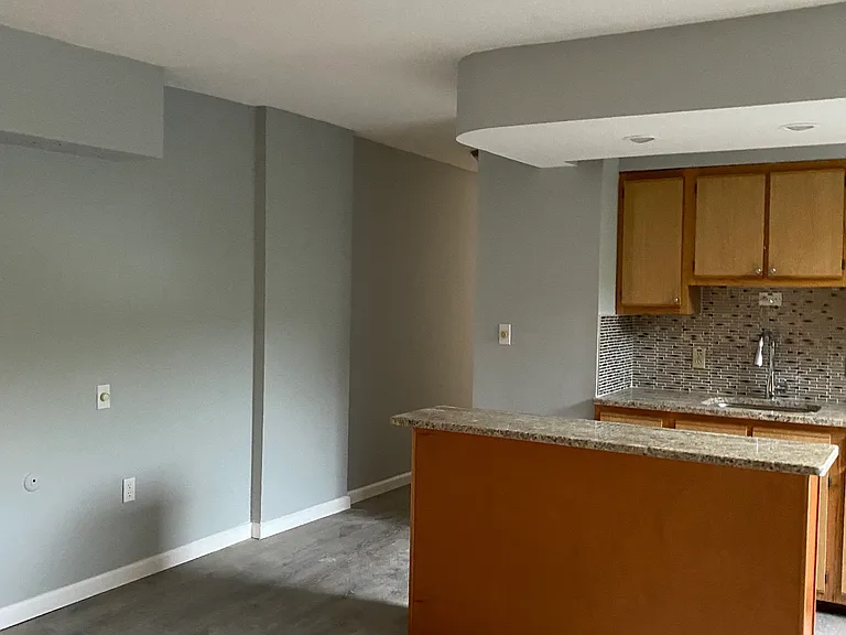 801 Yale Ave #104 — Photo 5