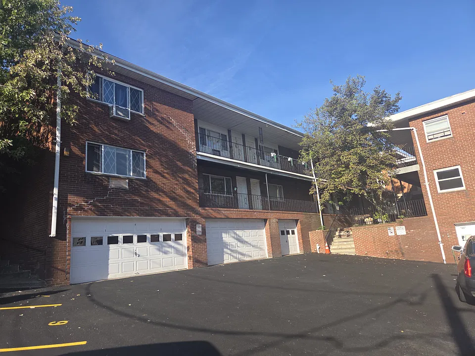 3517 Charles Ct