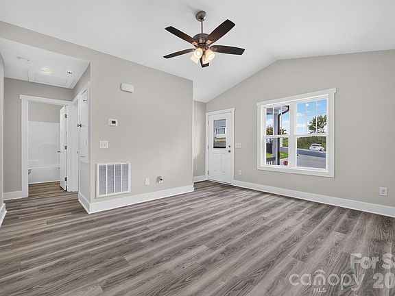 3rd image of 86 Ashlyn Dr SE