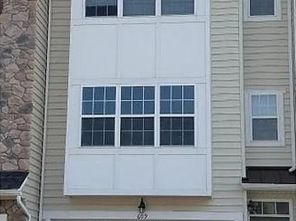 609 Jacobsen Cir, Newark, DE 19702