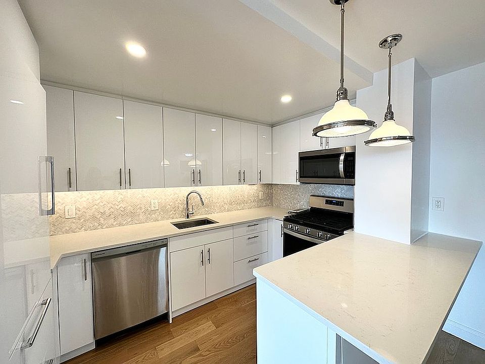 1st image of 305 E 86th St #17LE