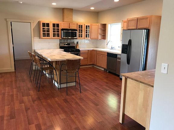 3rd image of 15803 14th Ave NW