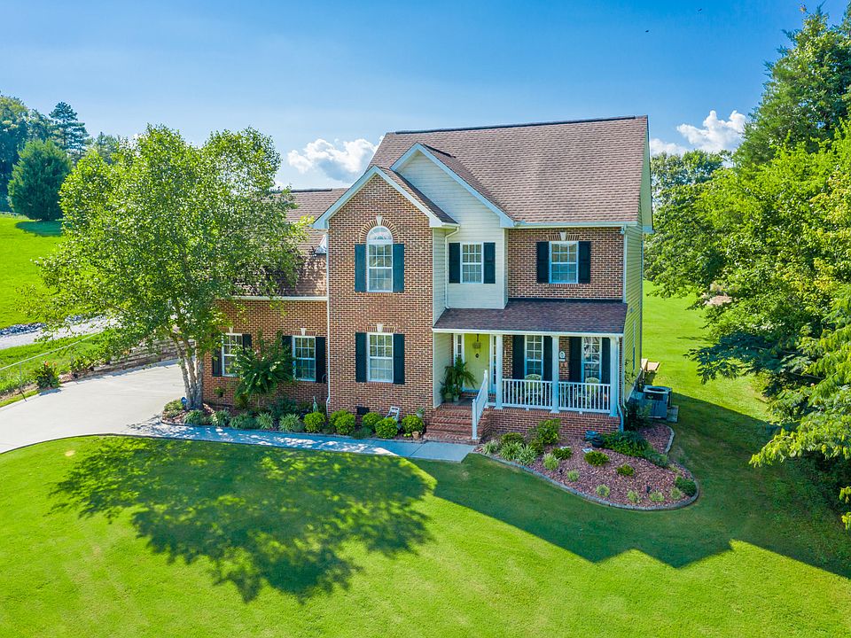 1st image of 2599 Lakewood Dr