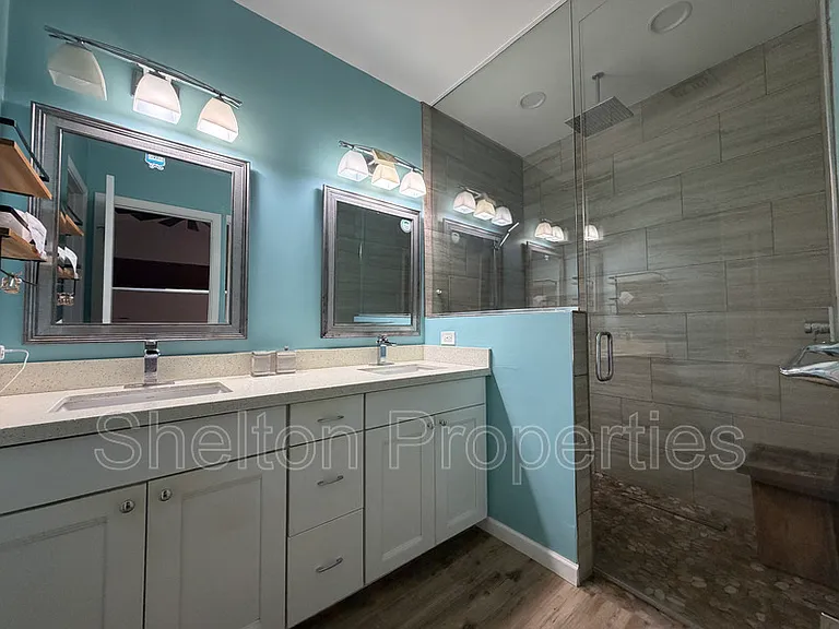 2514 E Fairmount Ave — Photo 21