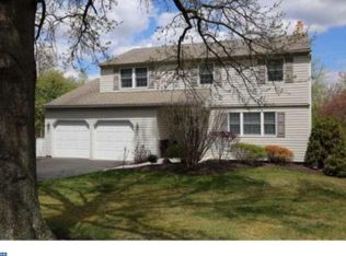 913 Powderhorn Dr, Lansdale, PA 19446