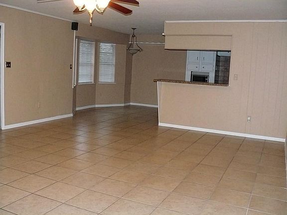 2nd image of 3012 Del Monte Ave