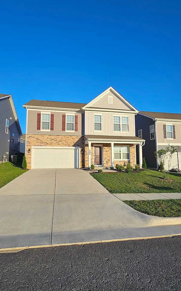 4 bed, 2278 sqft, $2,700 — Photo 1