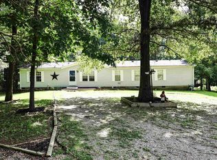2966 N Folsomville Rd, Boonville, IN 47601