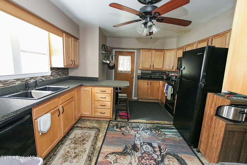 3rd image of 215 N 4th Avenue
