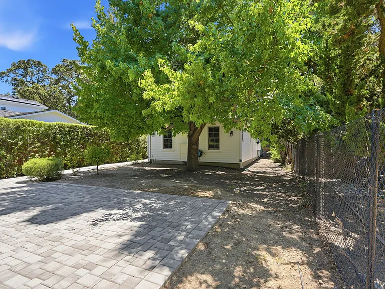 140A Heather Dr — Photo 31