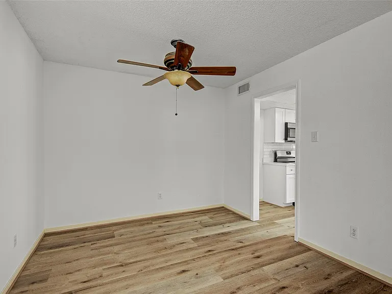 1334 Country Place Dr — Photo 9