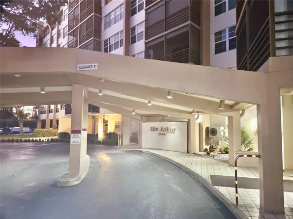 1400 Saint Charles Pl APT 612, Pembroke Pines, FL 33026