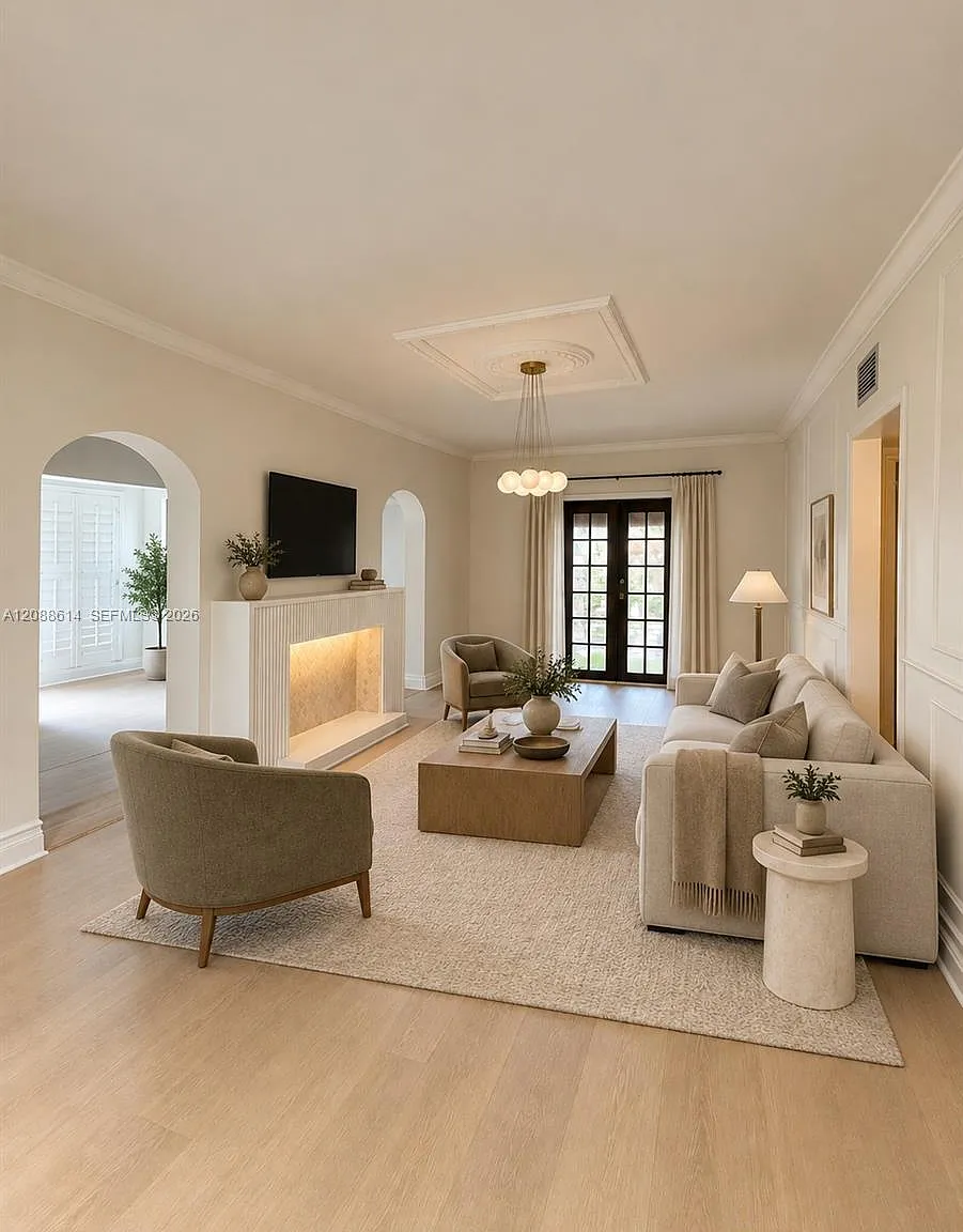 Salidor Court — Photo 2