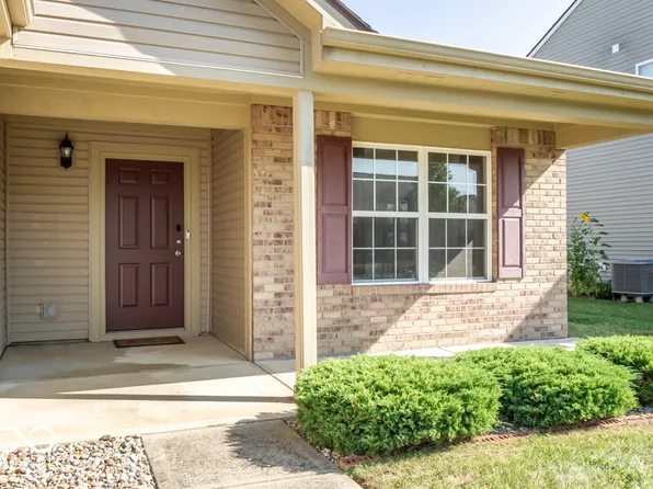 6267 Enclave Blvd, Greenwood, IN 46143