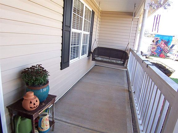 3rd image of 127 Chambwood Ln